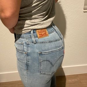 Levi skinny midrise jeans